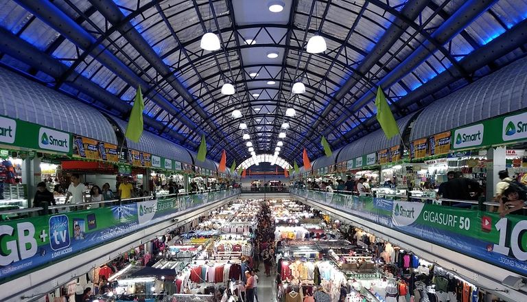 Greenhills_Shopping_Center_(35106417321)