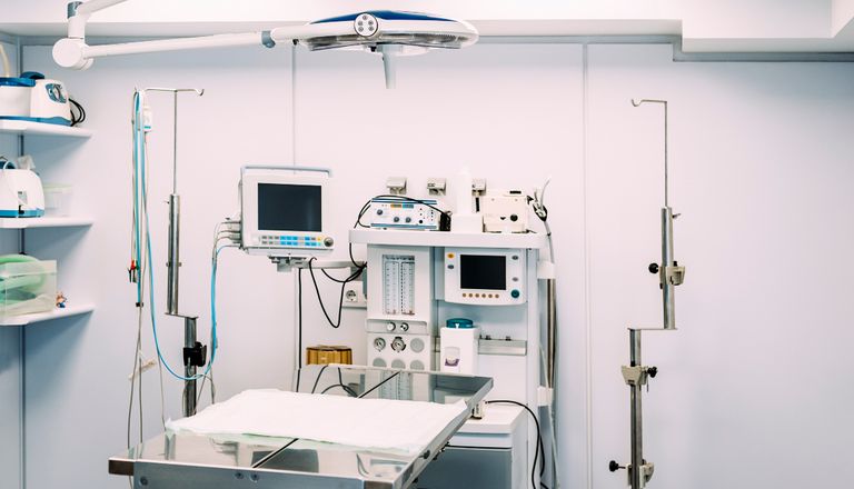 modern-operating-room-in-hospital-2021-08-27-23-46-33-utc